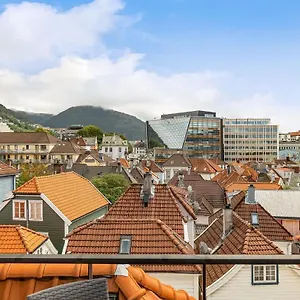  Apartment Dinbnb I Historical Two-floor With Rooftop Panorama I 1645 Heritage