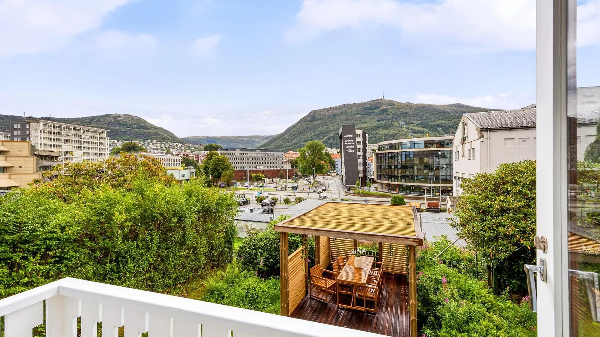 Ferienwohnung Pergola - 5Min To Facilities- Family Friendly Bergen 0*,  Norwegen
